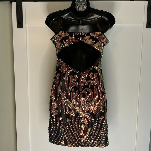 Windsor Sequins Iridescent Mini Special Occasion Homecoming Dress Medium Formal - Picture 3 of 7
